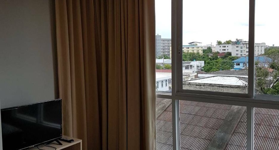 For sale 1 bed condo in Wang Thonglang, Bangkok