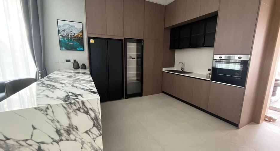 For rent 6 bedrooms villa in Mueang Phuket, Phuket