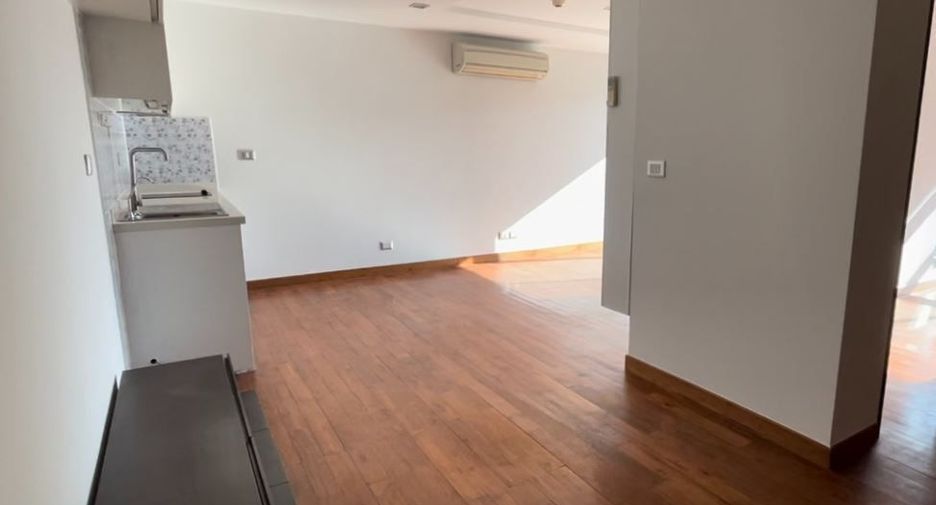 For sale 2 bedrooms condo in Phaya Thai, Bangkok