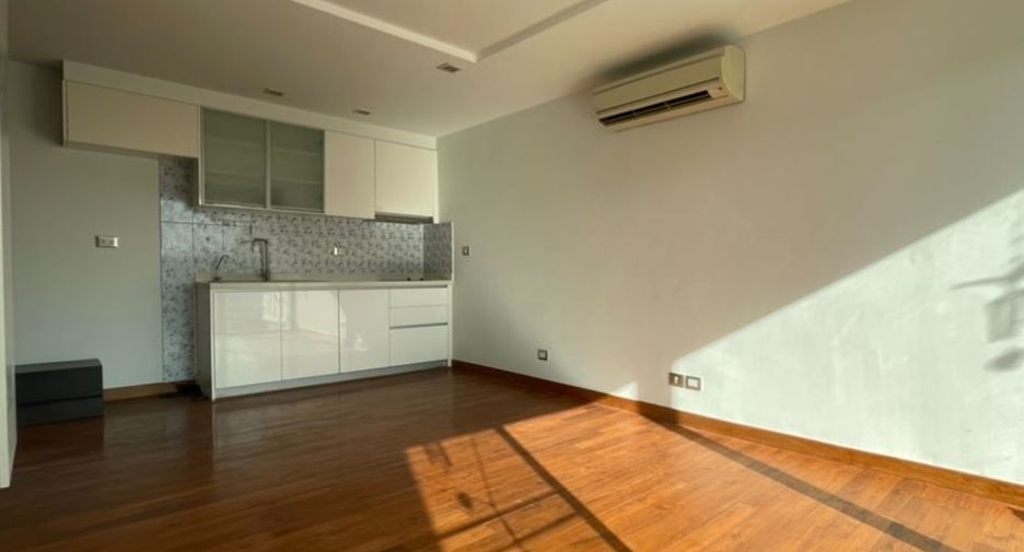 For sale 2 bedrooms condo in Phaya Thai, Bangkok