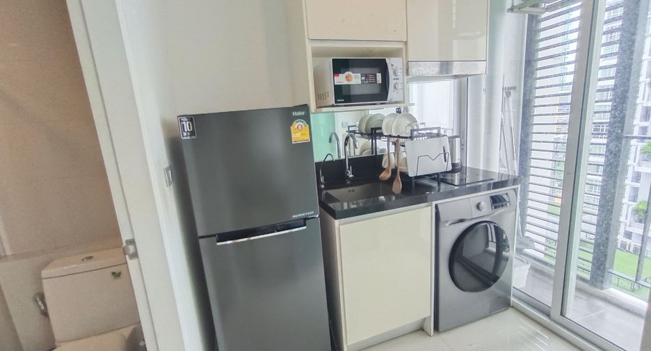 Condo en venta y en alquiler de estudio en Bang Na, Bangkok