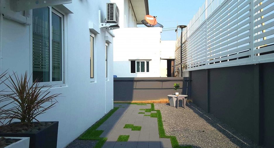For sale and for rent 4 bedrooms house in Lam Luk Ka, Pathum Thani