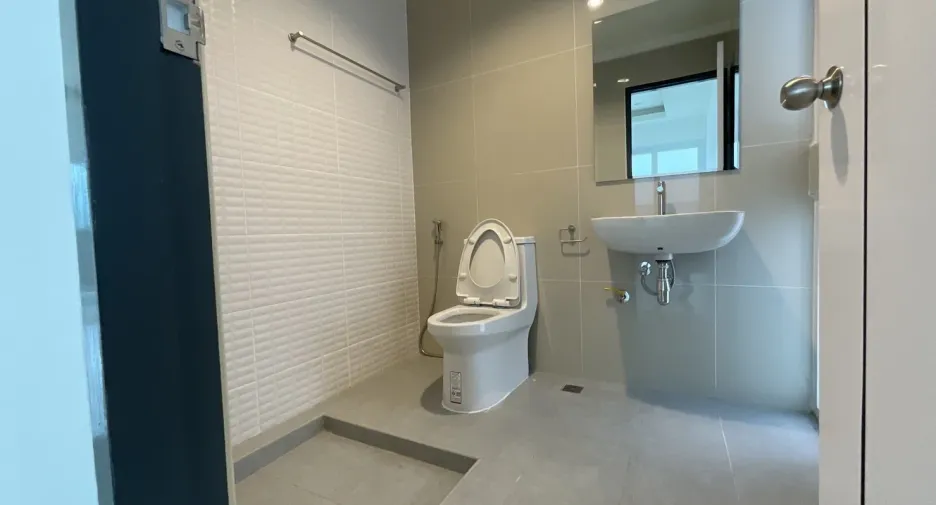 For sale 4 bedrooms house in Phutthamonthon, Nakhon Pathom