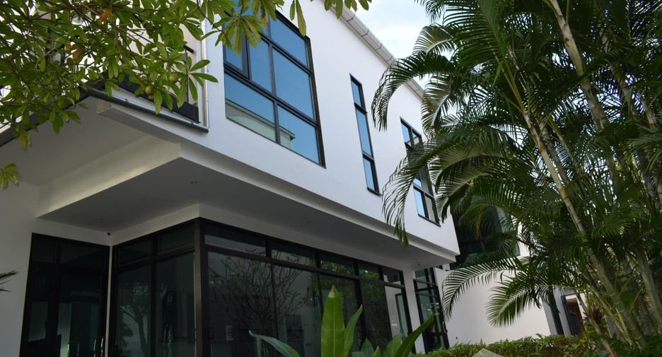 For sale 3 bedrooms villa in Thalang, Phuket