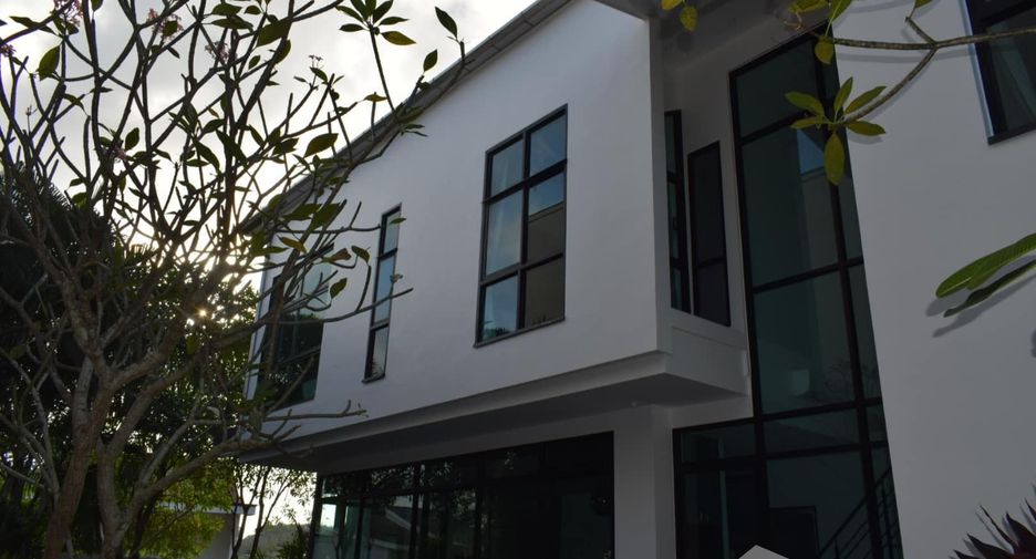 For sale 3 bedrooms villa in Thalang, Phuket