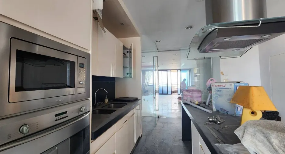 For sale 3 bedrooms condo in Yan Nawa, Bangkok