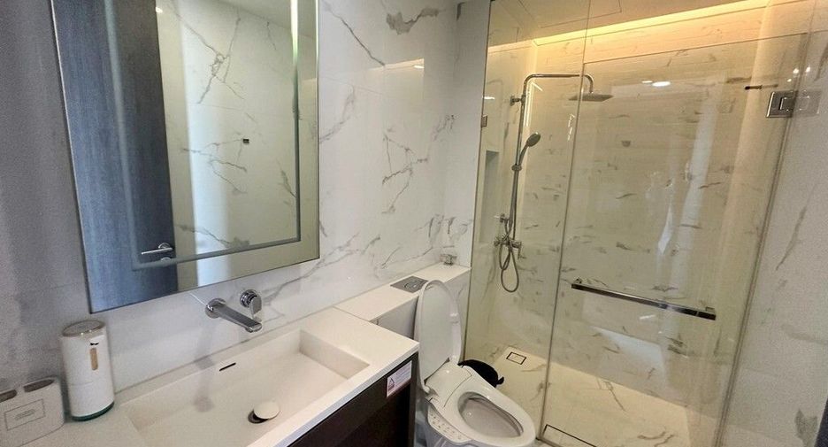 For sale 2 bedrooms condo in Khlong Toei, Bangkok