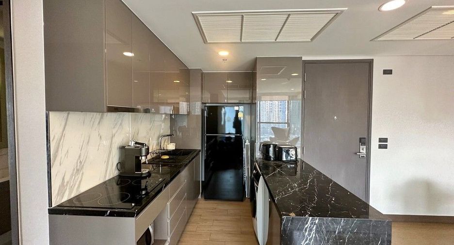 For sale 2 bedrooms condo in Khlong Toei, Bangkok