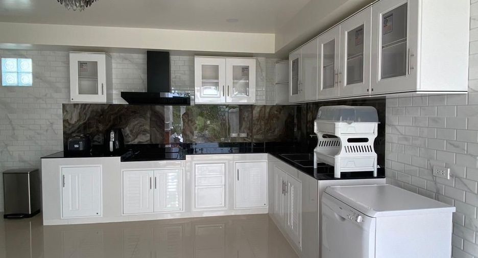 For rent 3 bedrooms house in Mueang Phuket, Phuket