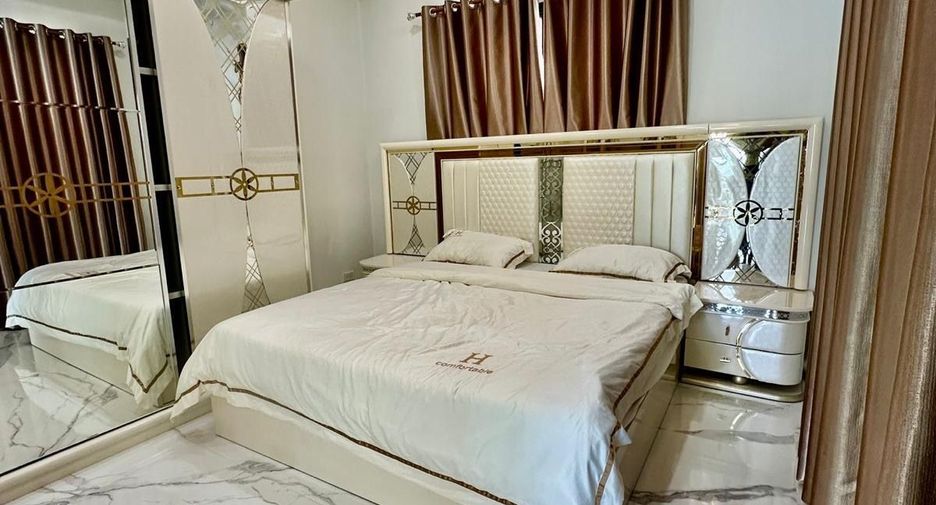 À louer 3 chambres villa à Mueang Phuket, Phuket