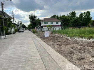 出售 土地 在 Bang Khen, 曼谷