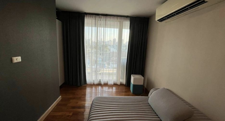 For rent and for sale 1 bed condo in Watthana, Bangkok