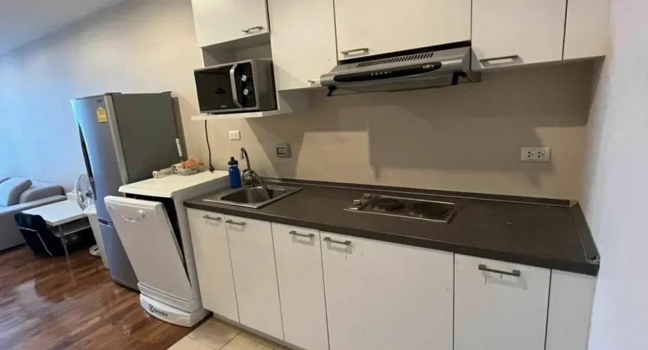 For rent and for sale 1 bed condo in Watthana, Bangkok