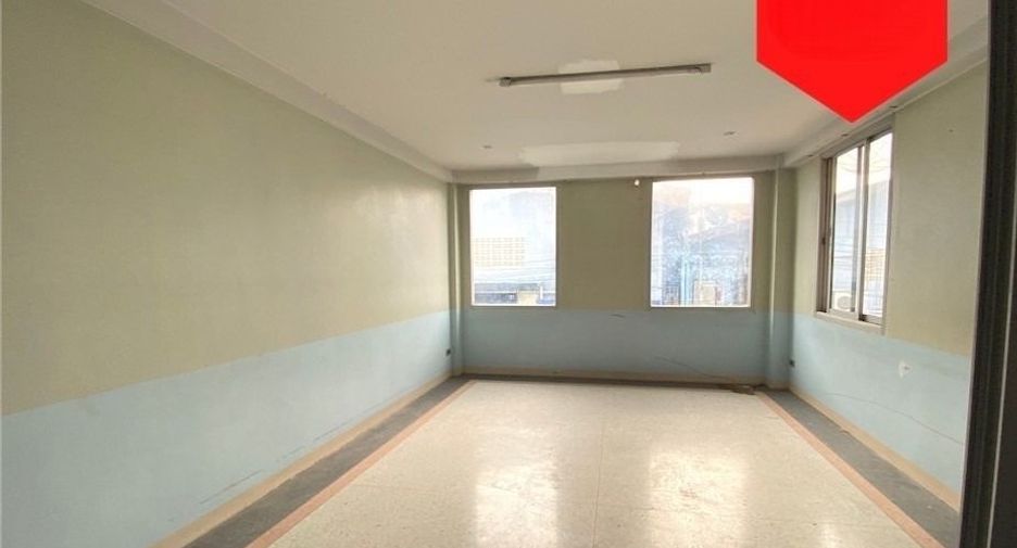 Продажа и аренда 5 спальни дом в Mueang Samut Sakhon, Самутсакхон