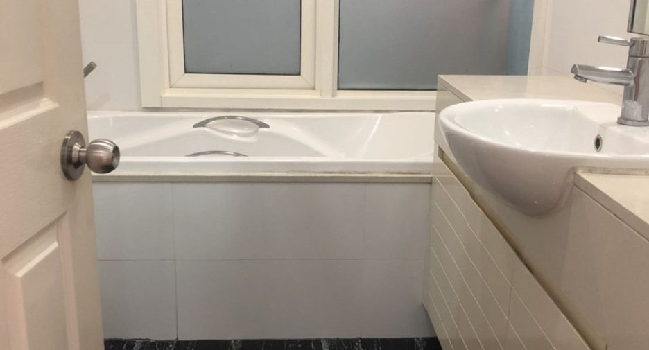 For sale and for rent 1 bed condo in Khlong Toei, Bangkok