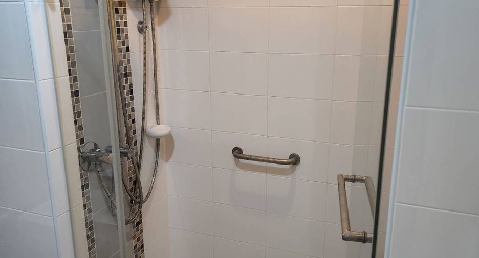 For sale 1 bed condo in Thon Buri, Bangkok