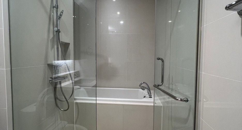 For sale 1 bed condo in Khlong Toei, Bangkok