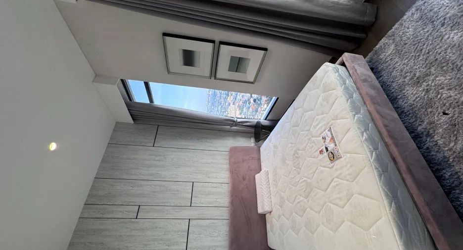 For sale 3 bedrooms condo in Khlong Toei, Bangkok