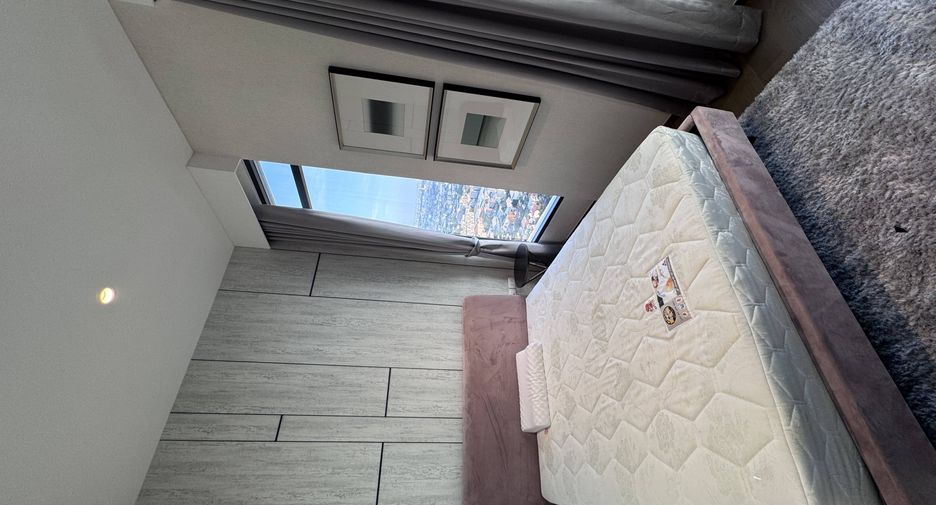 For sale 3 ベッドルーム condo in Khlong Toei, Bangkok