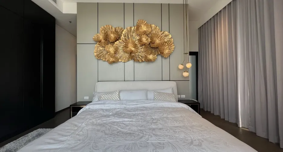 For sale 3 bedrooms condo in Khlong Toei, Bangkok