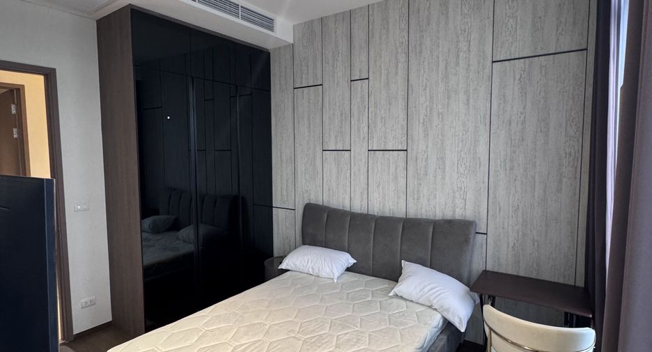 For sale 3 bedrooms condo in Khlong Toei, Bangkok
