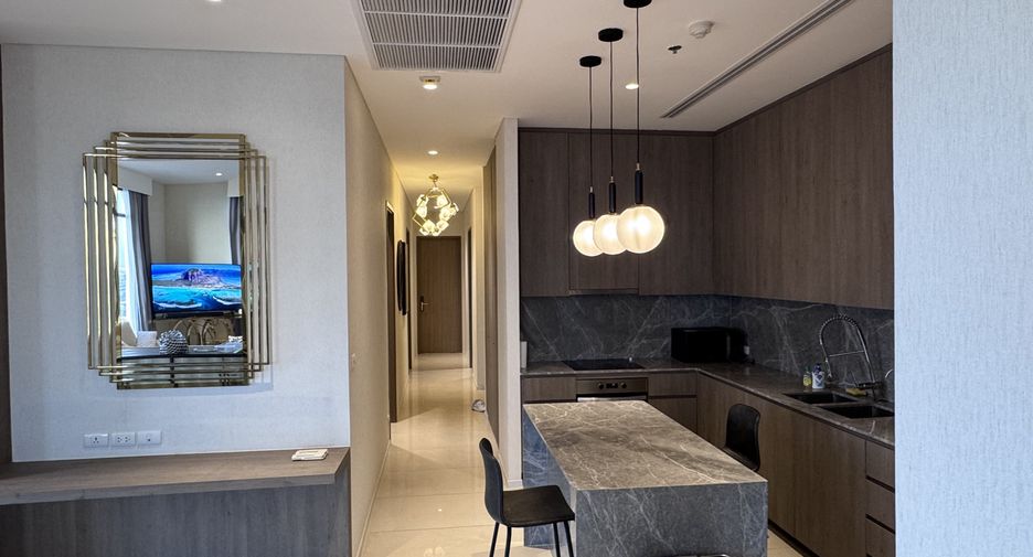 For sale 3 bedrooms condo in Khlong Toei, Bangkok