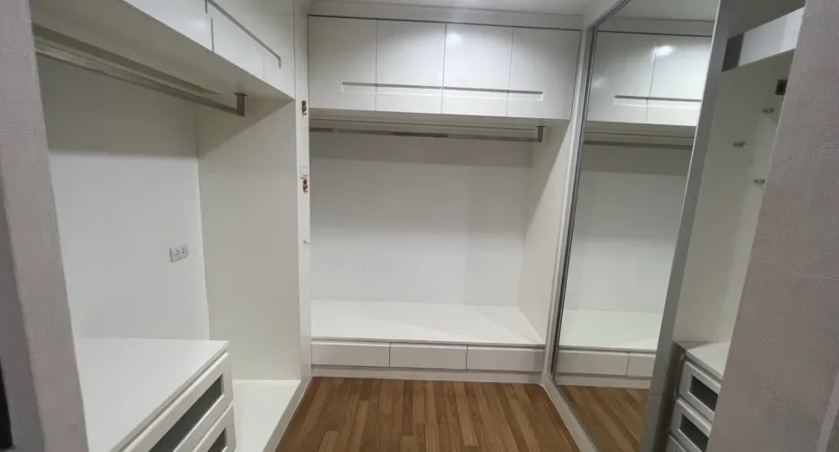 For sale 1 bed condo in Yan Nawa, Bangkok