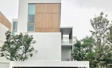 For sale 3 bedrooms house in Saphan Sung, Bangkok