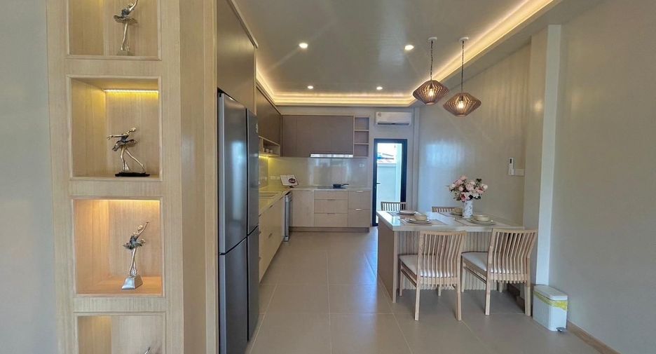 For rent 3 bedrooms villa in Mueang Phuket, Phuket