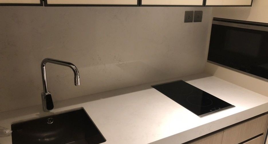 À vendre 1 chambre condo à Khlong Toei, Bangkok