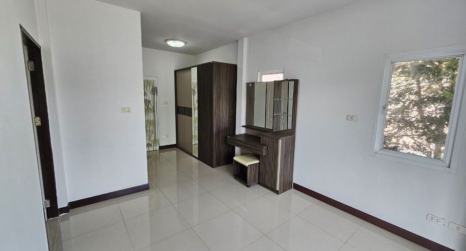 For rent 4 bedrooms house in Phra Nakhon Si Ayutthaya, Phra Nakhon Si Ayutthaya