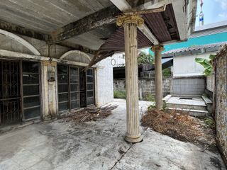For sale 3 bedrooms house in Taling Chan, Bangkok