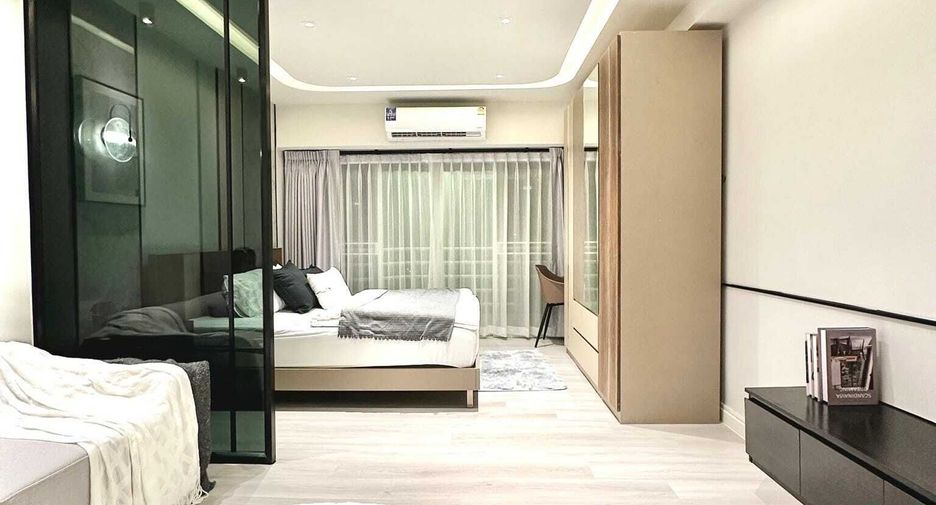 For sale 1 bed condo in Huai Khwang, Bangkok