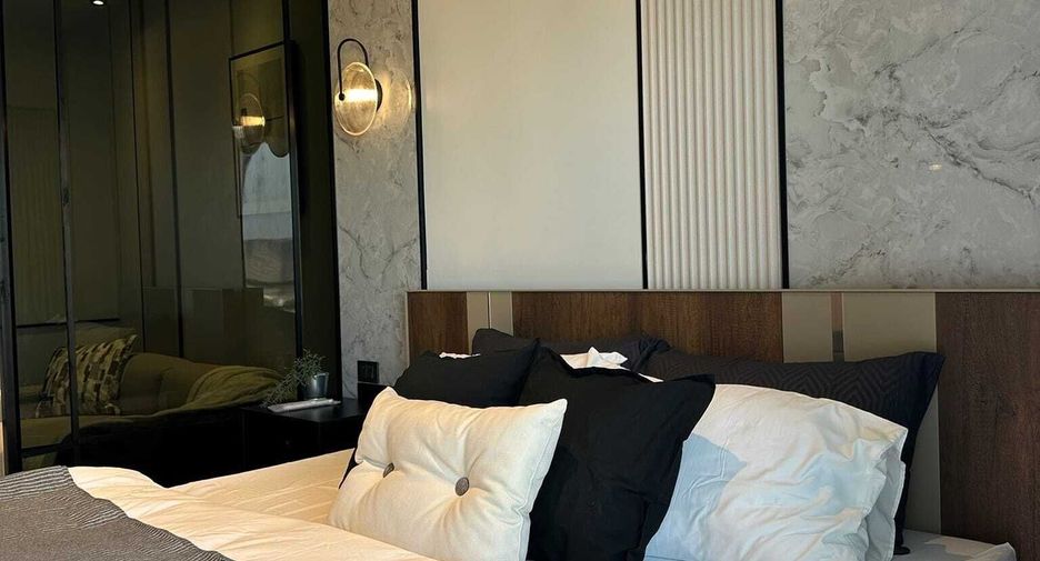 For sale 1 bed condo in Huai Khwang, Bangkok