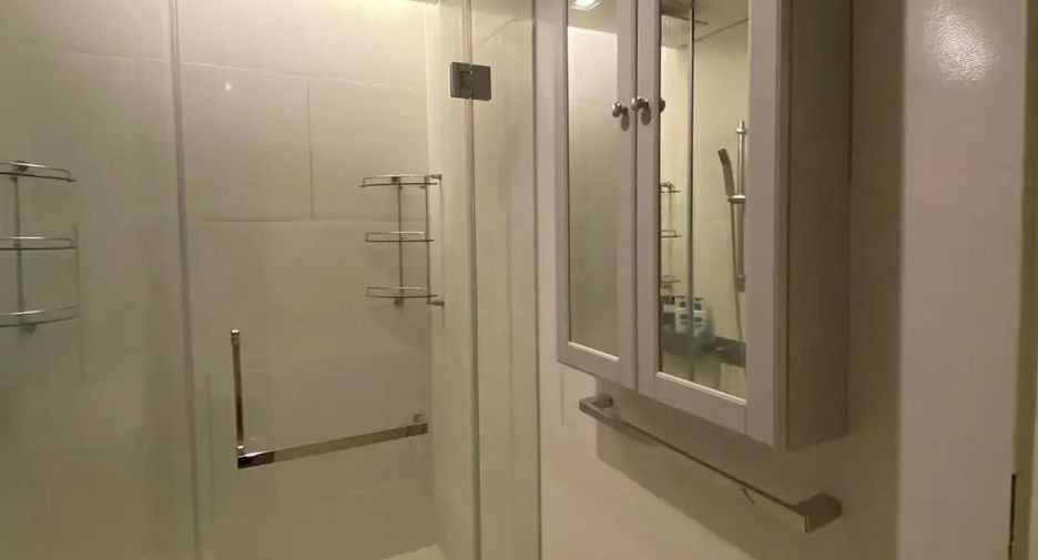 Продажа 1 кровать кондо в Сатхон, Бангкок