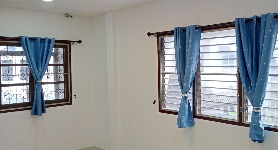 For sale 2 bedrooms townhouse in Mueang Nong Khai, Nong Khai