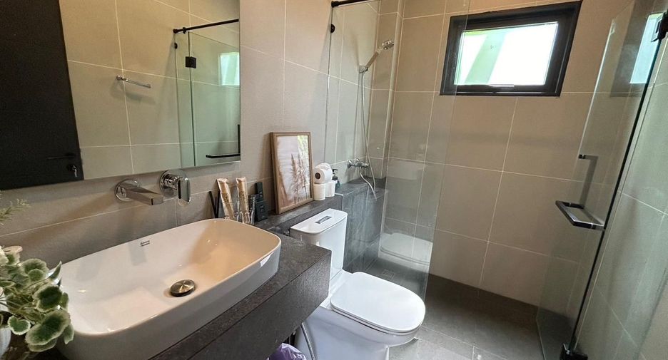 For rent 4 bedrooms villa in Mueang Phuket, Phuket