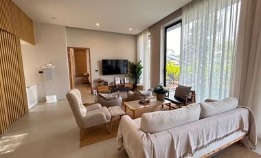 For rent 4 bedrooms villa in Mueang Phuket, Phuket