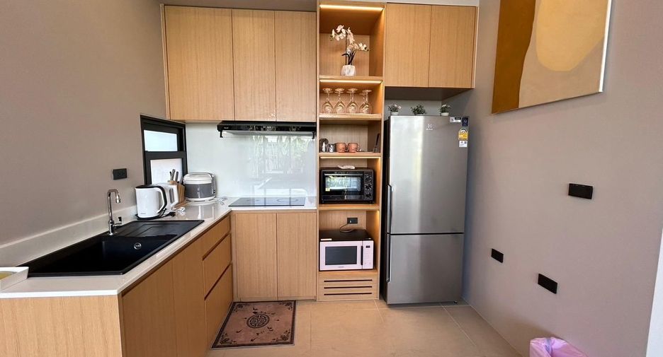 For rent 4 bedrooms villa in Mueang Phuket, Phuket