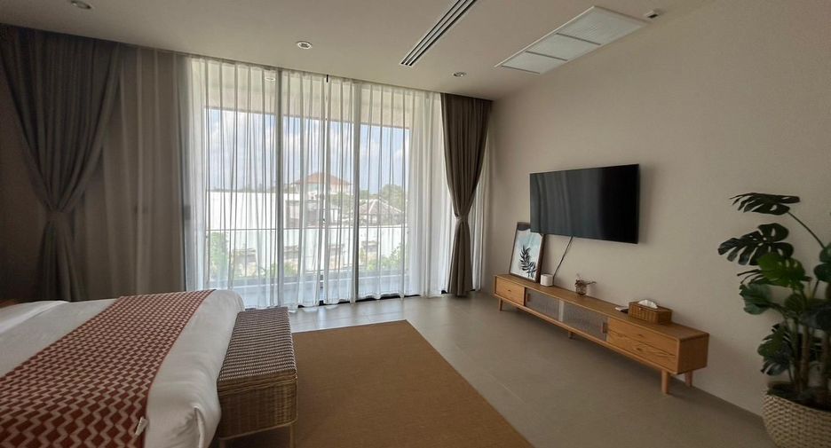 For rent 4 bedrooms villa in Mueang Phuket, Phuket