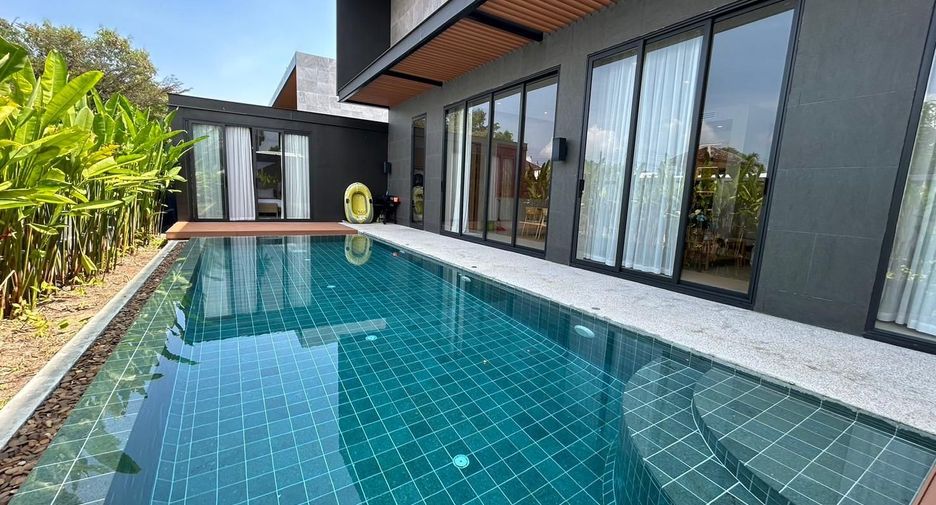 For rent 4 bedrooms villa in Mueang Phuket, Phuket