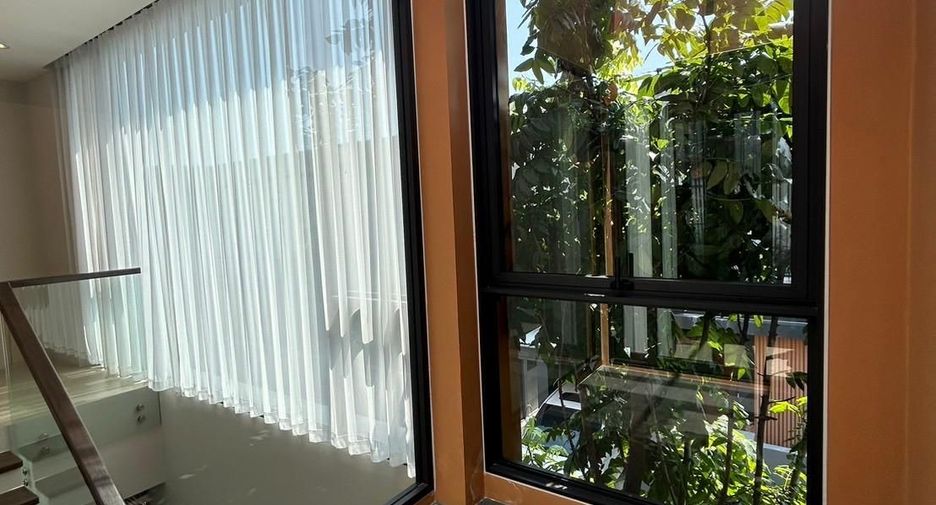 For rent 4 bedrooms villa in Mueang Phuket, Phuket