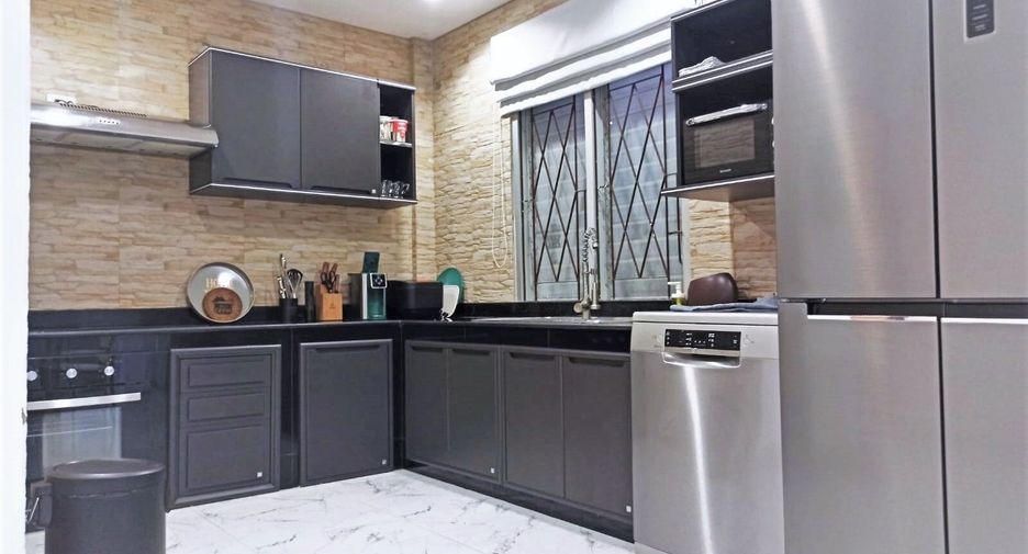 For sale 3 bedrooms villa in Thalang, Phuket