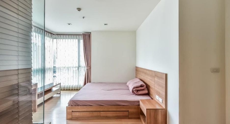 For sale 2 bedrooms condo in Phaya Thai, Bangkok