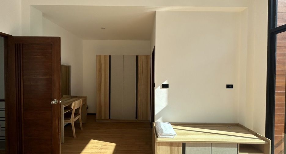 Casa en alquiler de 3 habitaciones en Thalang, Phuket