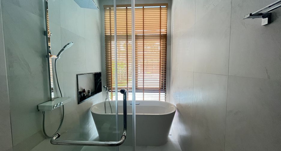For rent 6 bedrooms villa in Mueang Phuket, Phuket
