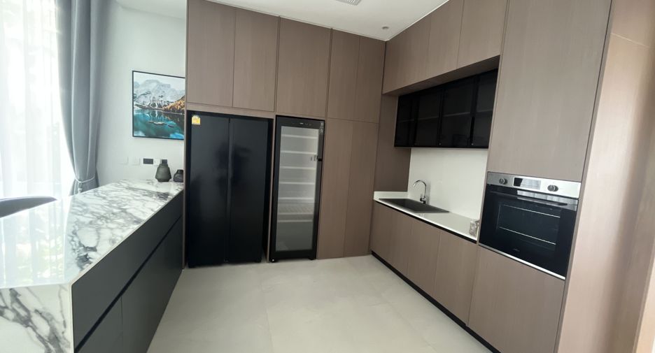For rent 6 bedrooms villa in Mueang Phuket, Phuket