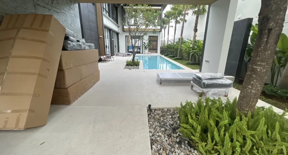 For rent 6 bedrooms villa in Mueang Phuket, Phuket