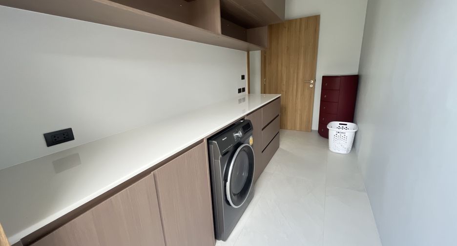 For rent 6 bedrooms villa in Mueang Phuket, Phuket