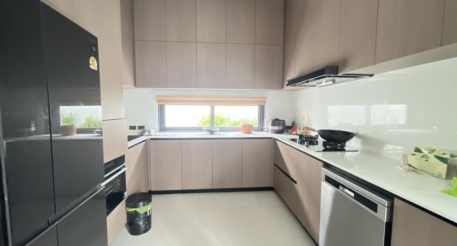 For rent 6 bedrooms villa in Mueang Phuket, Phuket